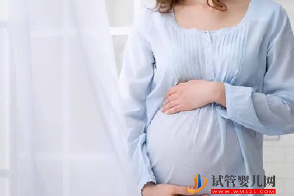 去丹麦结婚生孩子要多少钱，生育费用全免另奖励18万(图1)